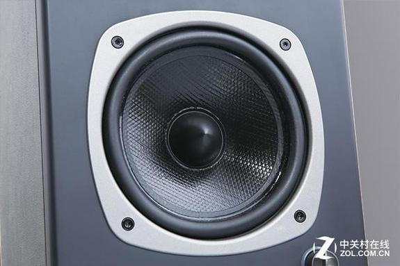 两个音箱声音一个大一个小