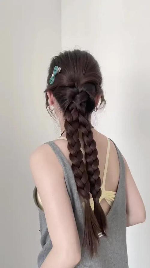 两个辫子洋气扎法